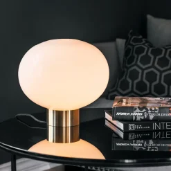 HADELAND GLASSVERK AS Bordlamper|Bordlamper-BORDLAMPE 4169 SMALL M. MESSING SOKKEL Hvit