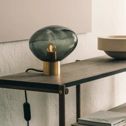 HADELAND GLASSVERK Bordlamper|Bordlamper-CRYSTAL STONE BORDLAMPE LYS RØKGRÅ