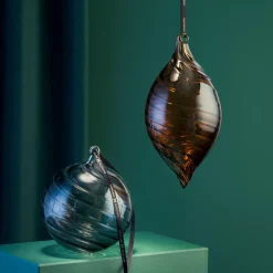 HADELAND GLASSVERK Julepynt-GLASSKULE TWIST STOR OPTIKK KAKAO 20 CM