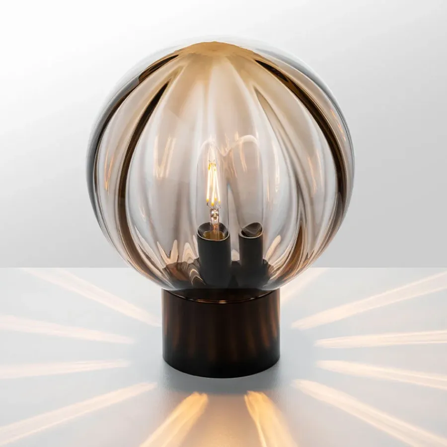 HADELAND GLASSVERK AS Bordlamper|Bordlamper-KRYSTALLKULE BORDLAMPE OPTIKK M. SORT SOKKEL Kakao