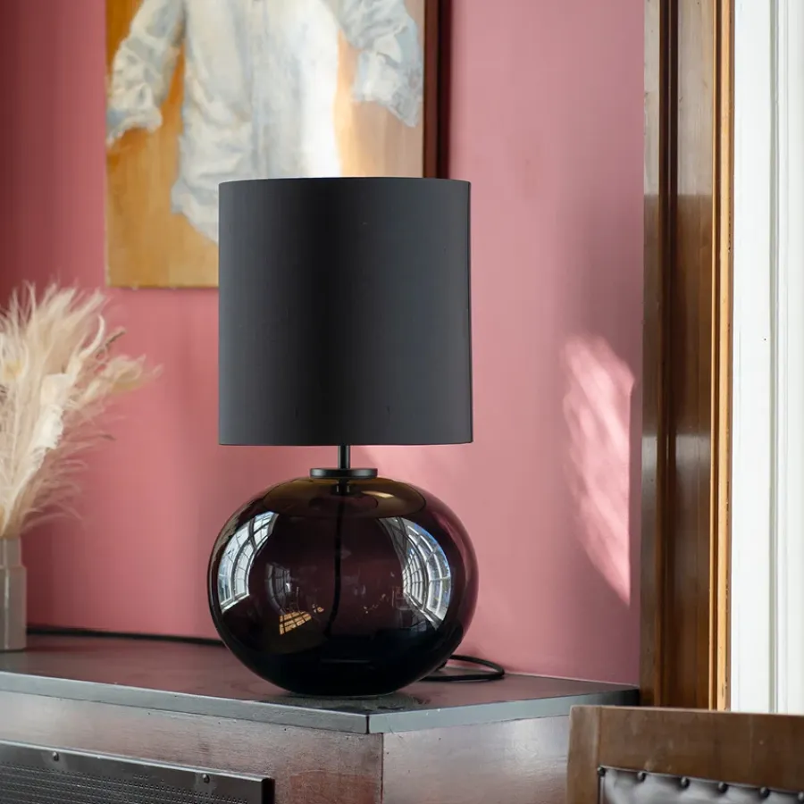 HADELAND GLASSVERK Bordlamper|Bordlamper-SENJA BORDLAMPE M. MESSING ARMATUR, GUL 30*30 SKJERM Hvit