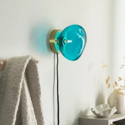 HADELAND GLASSVERK Vegglamper|Vegglamper-VEGGLAMPE BLÅGRØNN MED UTVENDIG MESSING OPPHENG